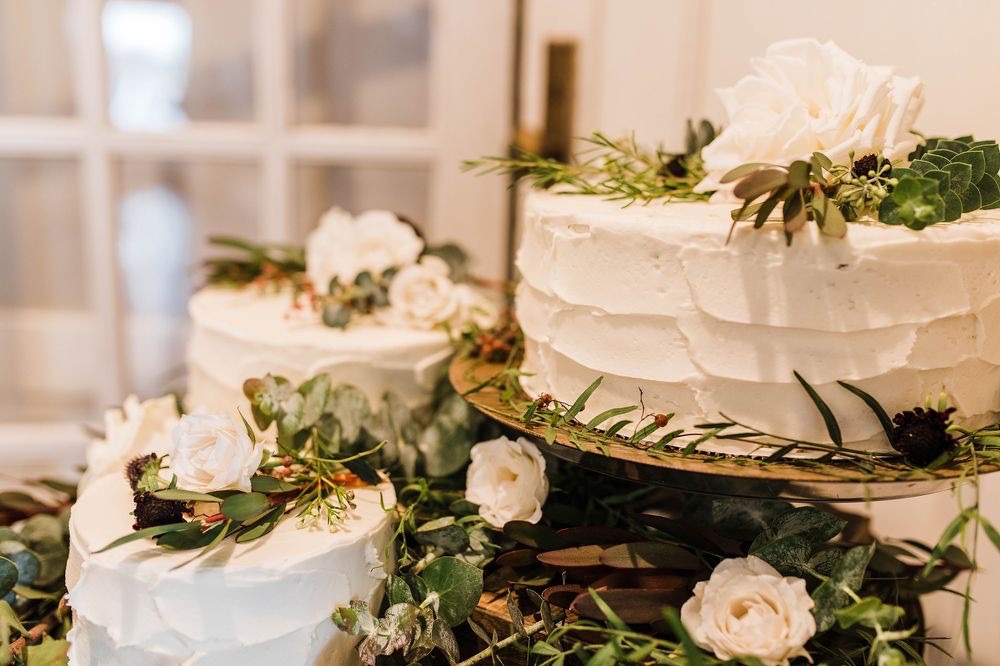 Three White Wedding Cakes | 30 Things To Remember When Planning a Wedding in Utah | Mill Pond Farms | Weddings in Utah | Wedding Reception | Utah Wedding