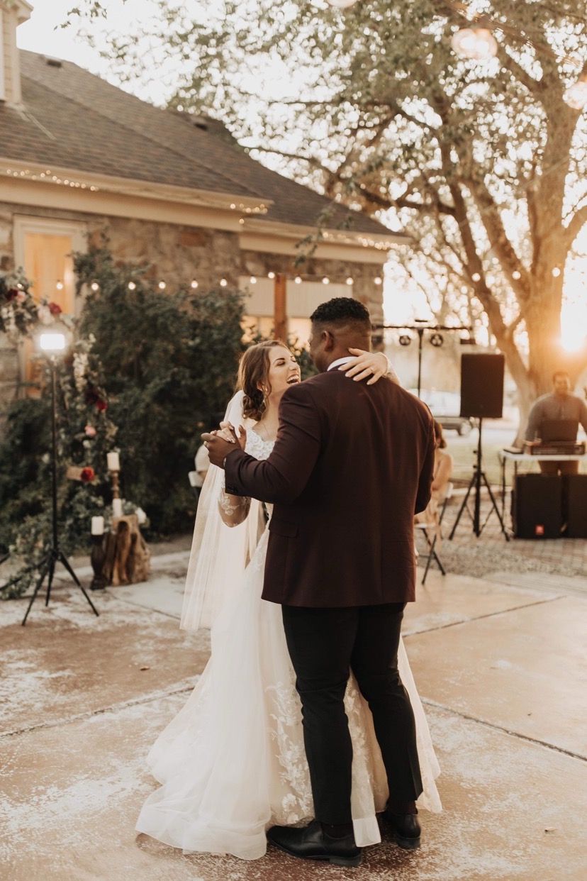 Bride & Groom Dancing at Sunset | Mill Pond Farm Events | Planning an Outdoor Wedding | Outdoor Reception Wedding in Utah